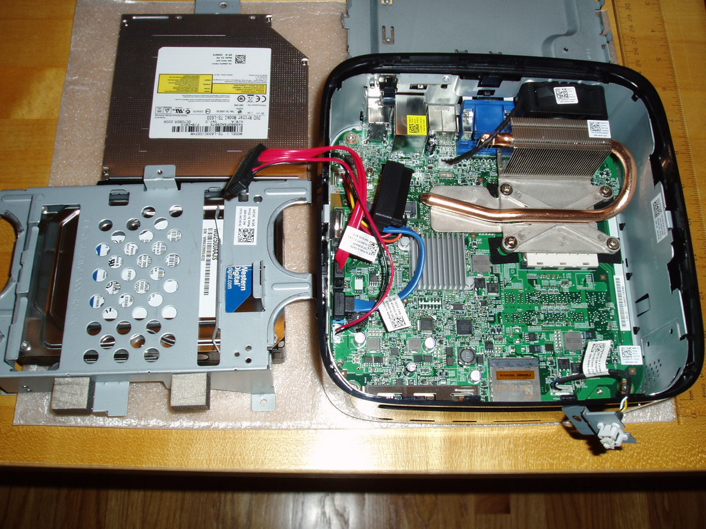 Inside the Inspiron 400HD