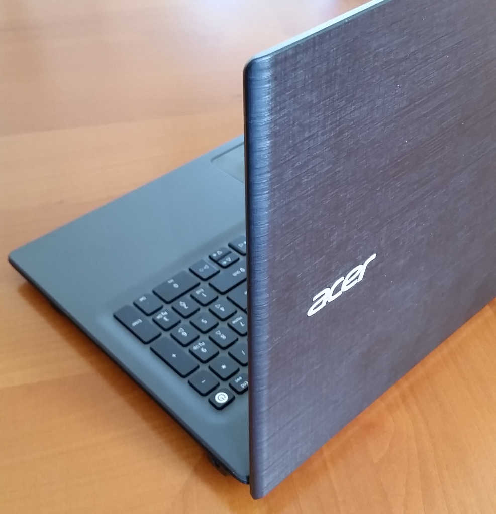 Acer (2019) From Rear